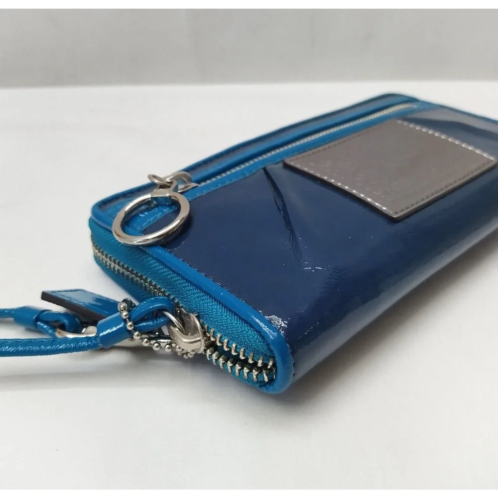 Coach Poppy Blue Patent Leather Zip Around Credit Card Wristlet Wallet